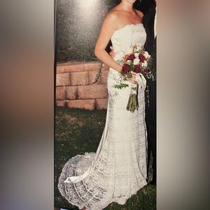 David’s Bridal Wedding Gown. Modern style with traditional finishings.